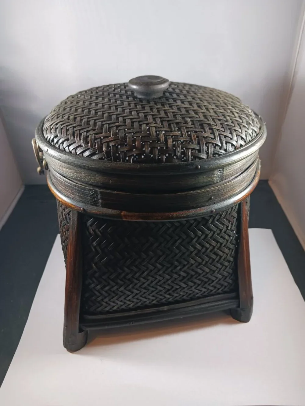 Vintage Straw Woven Container With Metal Clasp